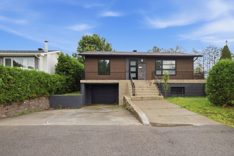 Bungalow, 570 Rue Andrassy, Mascouche